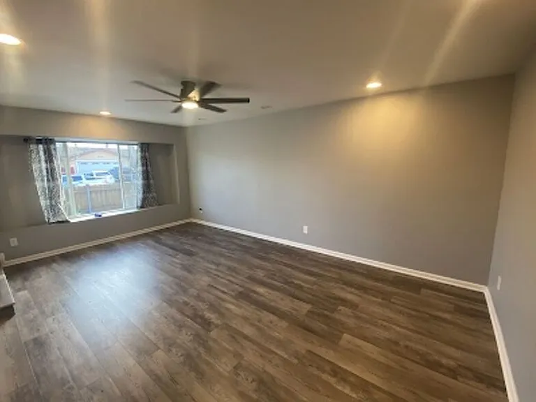 1810 Thelborn Way — Photo 12