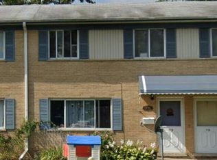 1716 Greenwood Rd, Glenview, IL 60026