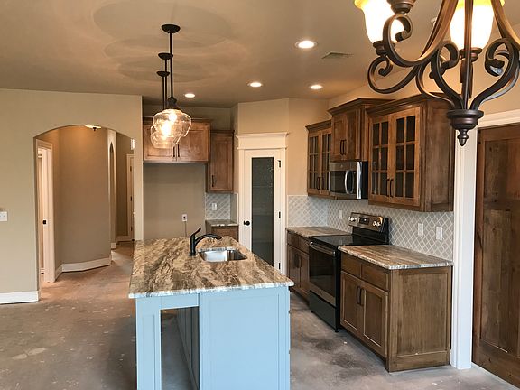 2nd image of 325 Golden Leaf Ct