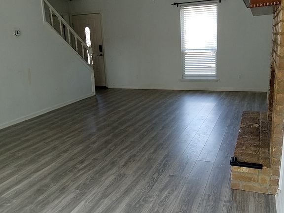 Family Room/Dining area w/Fireplace
24x13