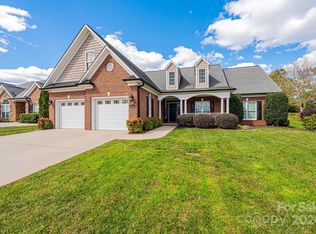 3057 17th Street Ln NE, Hickory, NC 28601
