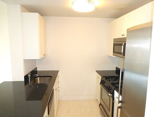 1st image of 414 Hicks St APT 312