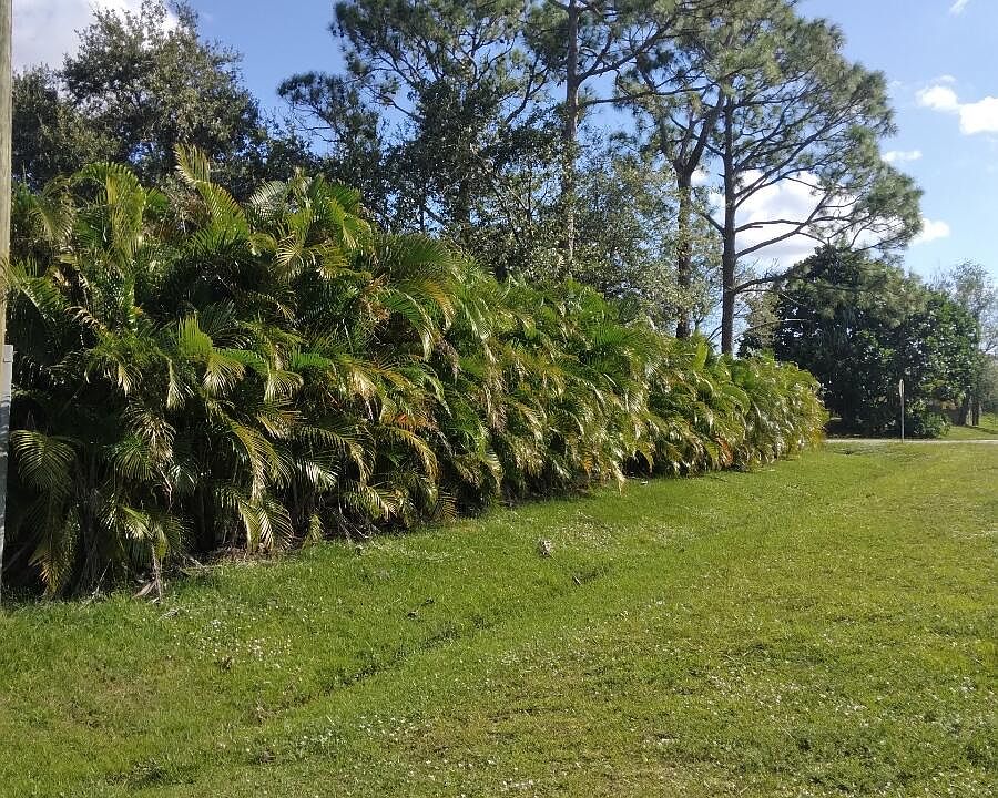 2nd image of 1901 SW Dreyfuss Boulevard
