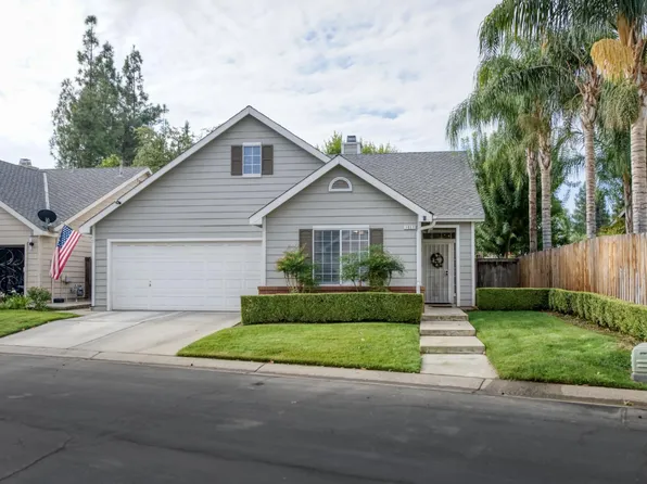 1017 E Monticello Cir, Fresno, CA 93720