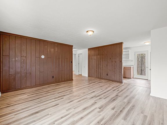 4th image of 466 Orchard Hill Dr