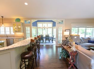 840 W Devonshire Rd, Delafield, WI 53018