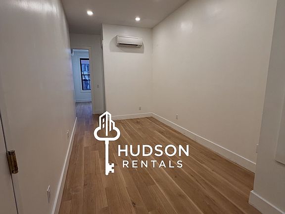 4th image of 52 Grace St #1R