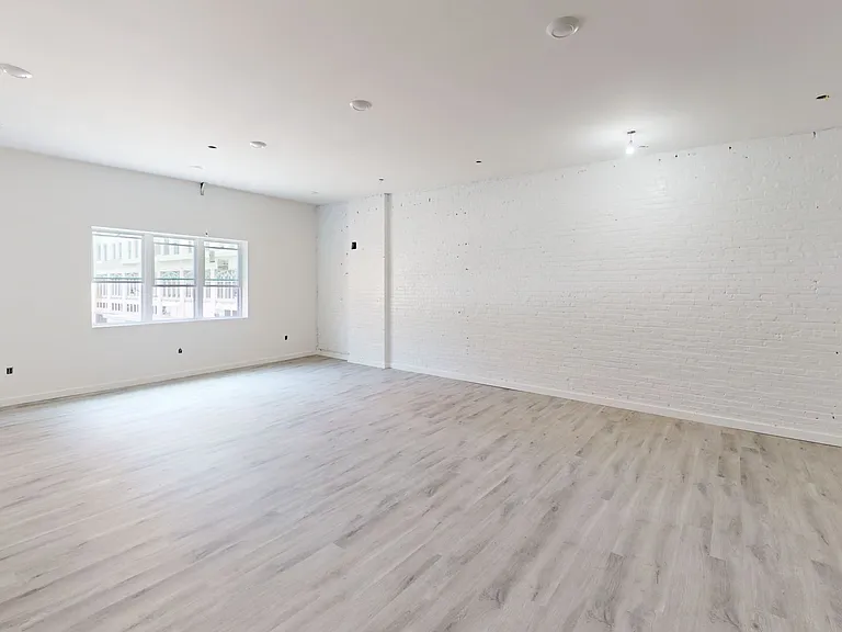 252 Washington St — Photo 26