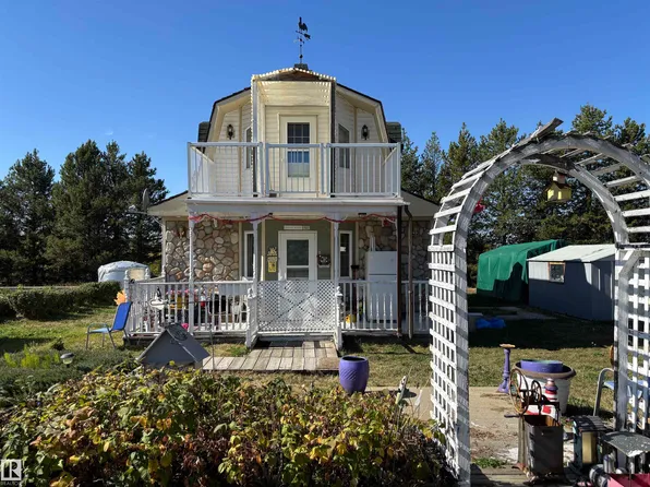 140 Russel Dr, Horseshoe Bay, AB T0A 3B0