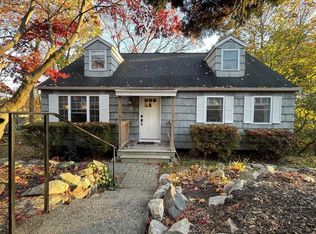 10 Fleetwood Dr, Danbury, CT 06810