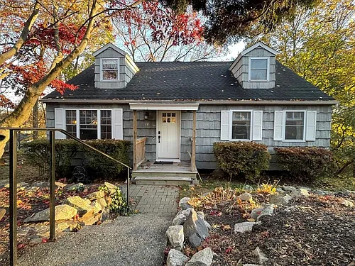 10 Fleetwood Dr Photo 1