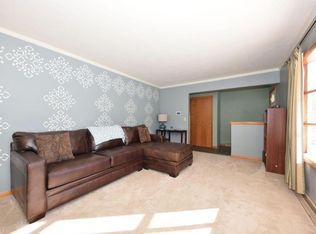 N2W27318 Lyles Dr, Waukesha, WI 53188