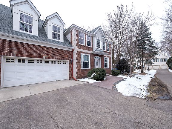4th image of 3290 N Shore Dr