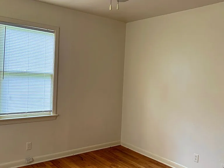 817 Boulevard St — Photo 2