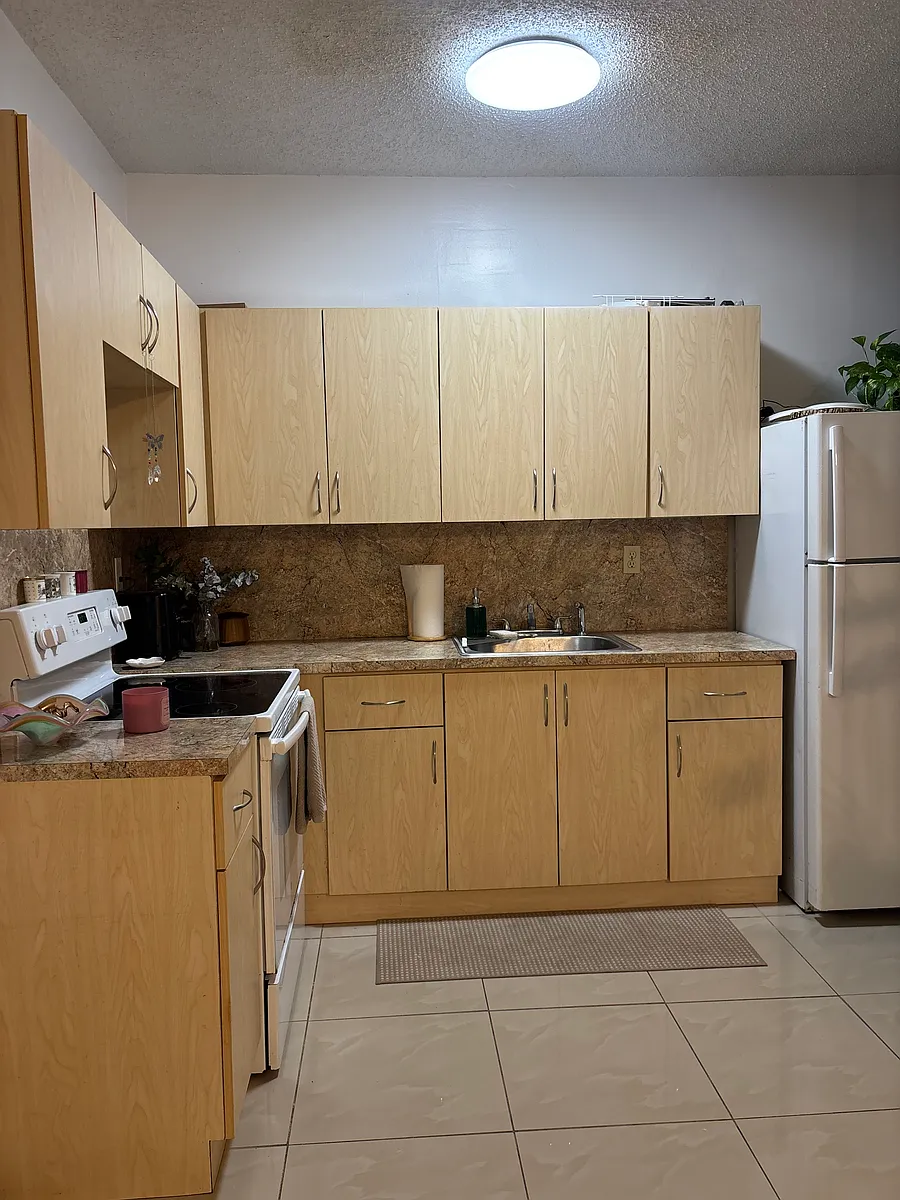 Building Photo - 215 Calabria Ave #9