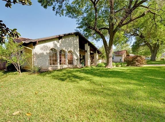 4th image of 9202 Quail Wood Dr