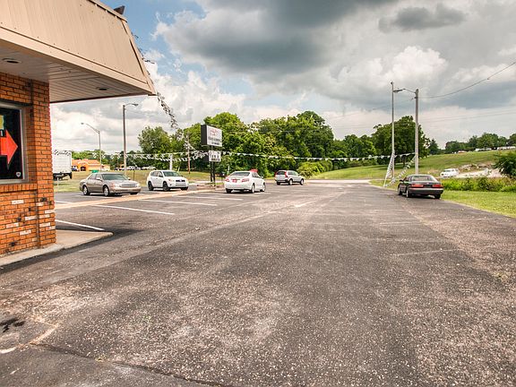 5th image of 142 Bear Creek Pike