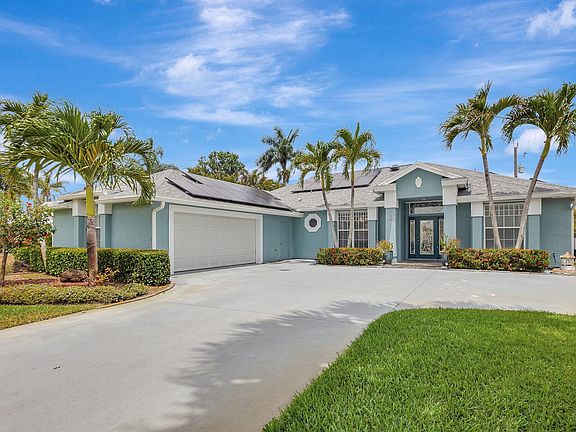 3rd image of 753 SE Essex Drive