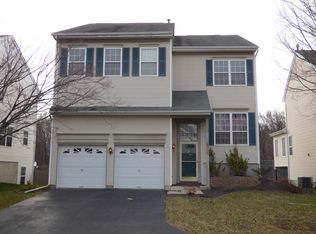 42 Arrowhead Dr, Burlington, NJ 08016