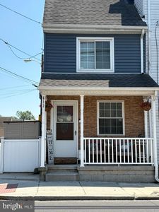 612 Pond St, Bristol, PA, 19007