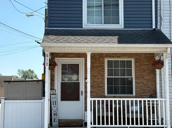 612 Pond St, Bristol, PA 19007