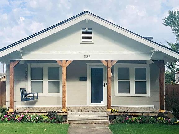Beautifully restored craftsman in the heart of midtown Tulsa. Seasonal landscaping maintained by owner year round. New flowers planted each season to keep Lola looking good. Tenants responsible for lawn care.