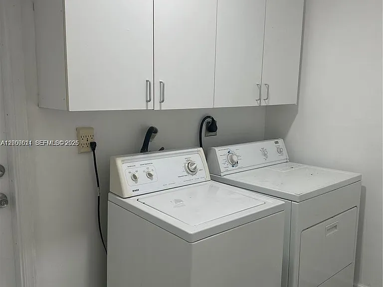 6560 SW 49th St #1 — Photo 11