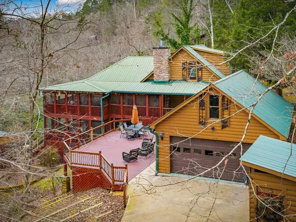 120 N Riverview Ln, Ellijay, GA 30536