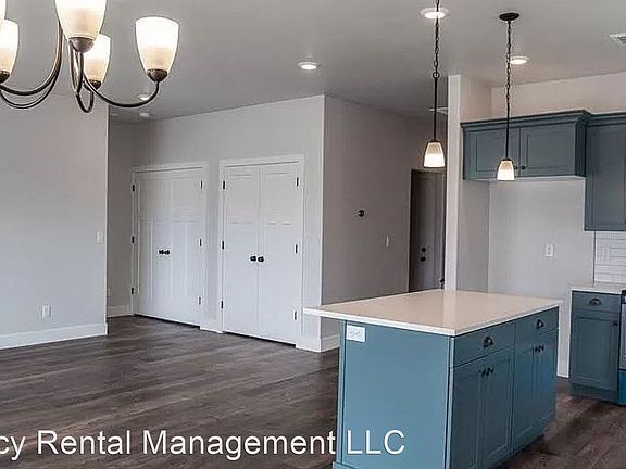 3rd image of 2211 S Summerfield Ln