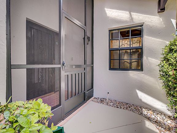 5th image of 4960 Boxwood Cir