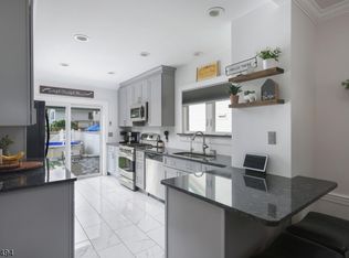 149 E Clay Ave, Roselle Park, NJ 07204
