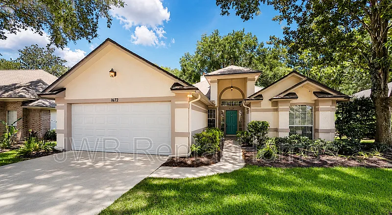 1672 Blue Heron Ln