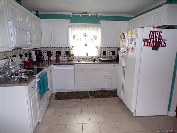 4th image of 2029 Echo Ln