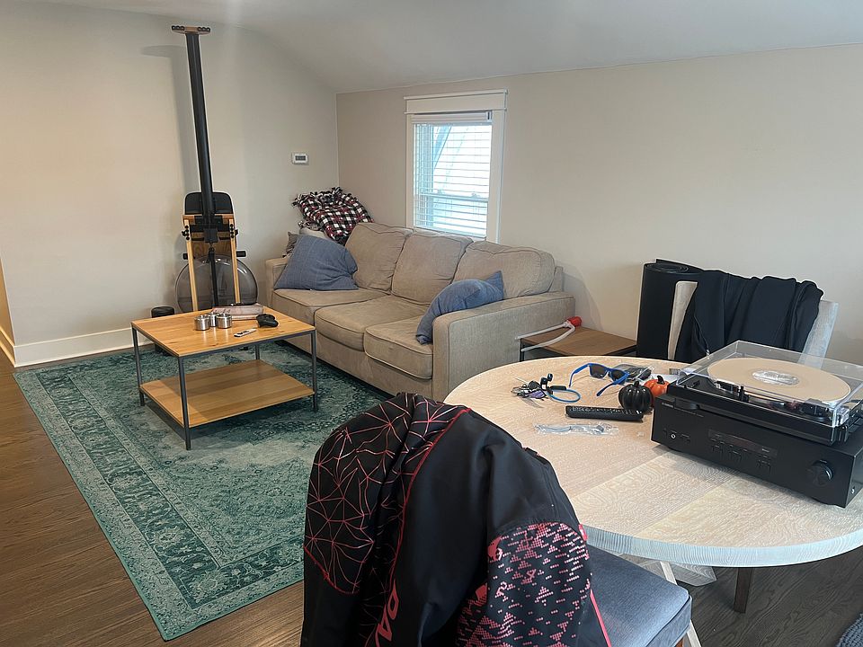1st image of 218 Heath St Floor 2