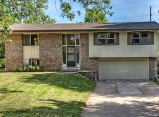 9412 Laurel Cir, Omaha, NE 68134