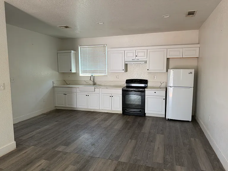 327 Linden St #2 — Photo 3