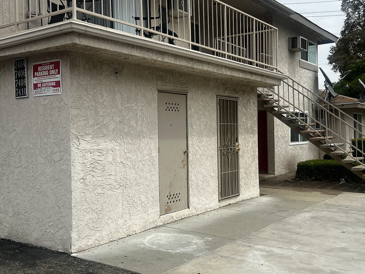2 bed, 750 sqft, $2,050 — Photo 3