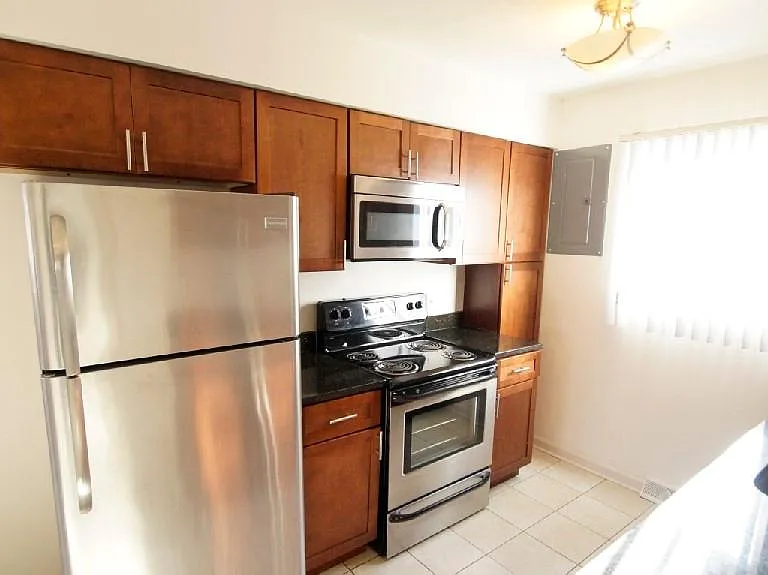 7323 Marlborough Ave #UP — Photo 1