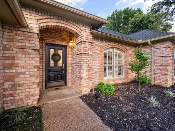 1206 Saint James Pl, Arlington, TX 76011