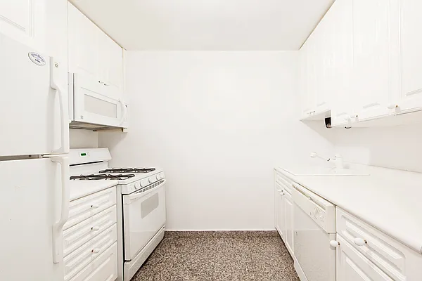 Rented by Keller Williams NYC | media 24