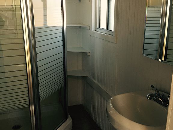 5th image of 620 Stewart Ct APT 4