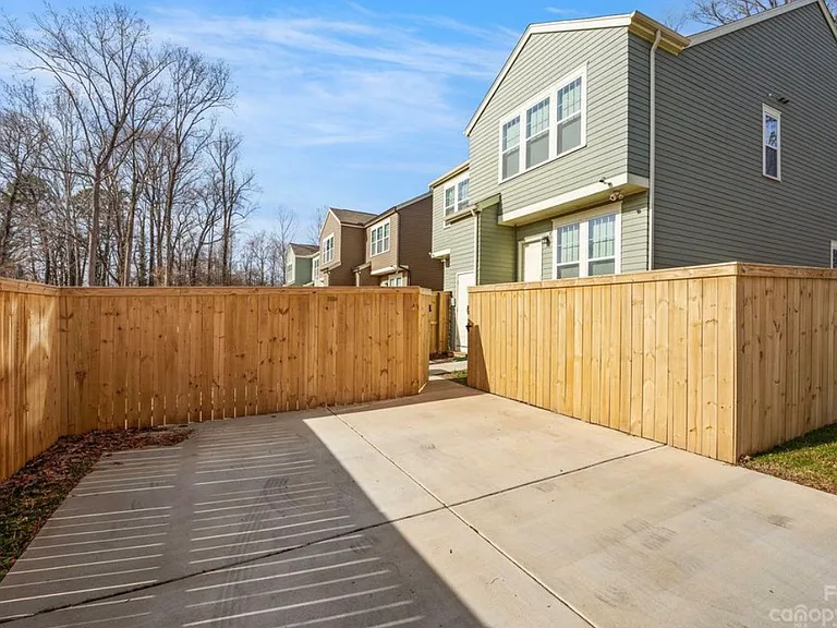1001 Wainwright Ave — Photo 7