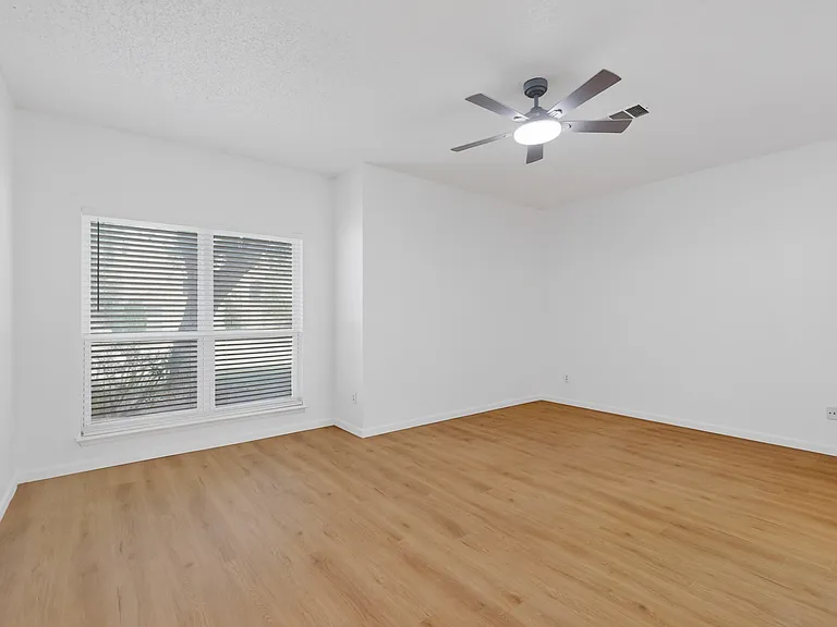 7807 Kristina Dr — Photo 38