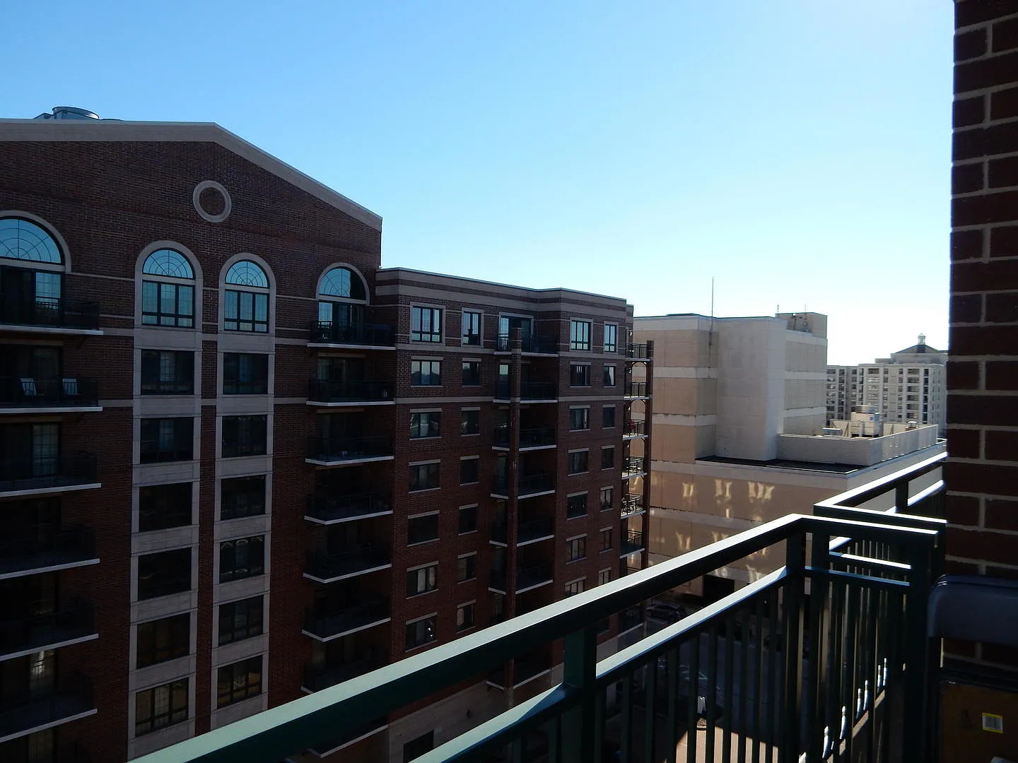 2 bed, 1200 sqft, $2,400 — Photo 4