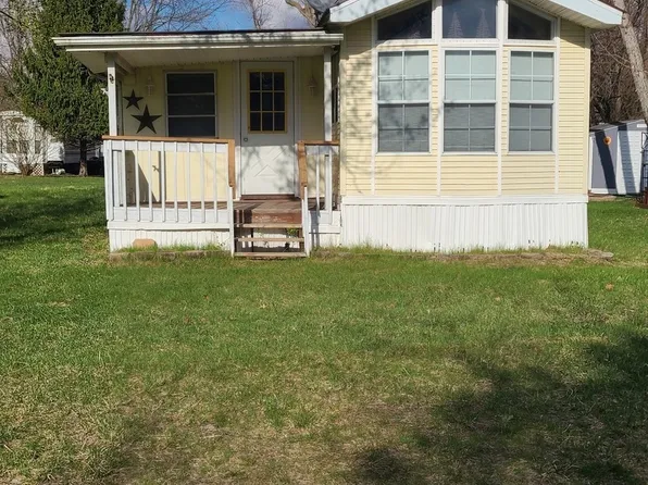 24/80-81 Woodhaven Dr E, Sublette, IL 61367