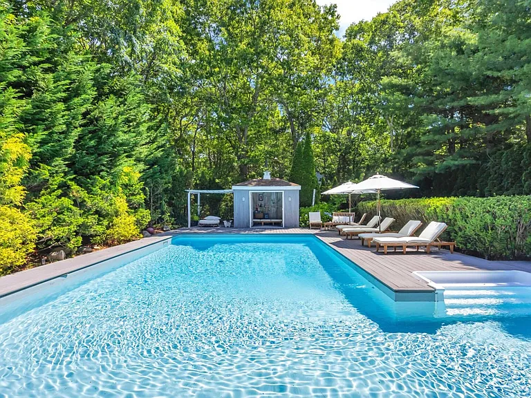 39 Montauk Ave — Photo 4