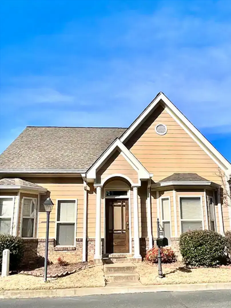 3 bed/3 bath Furnished/Unfurnished — Photo 1
