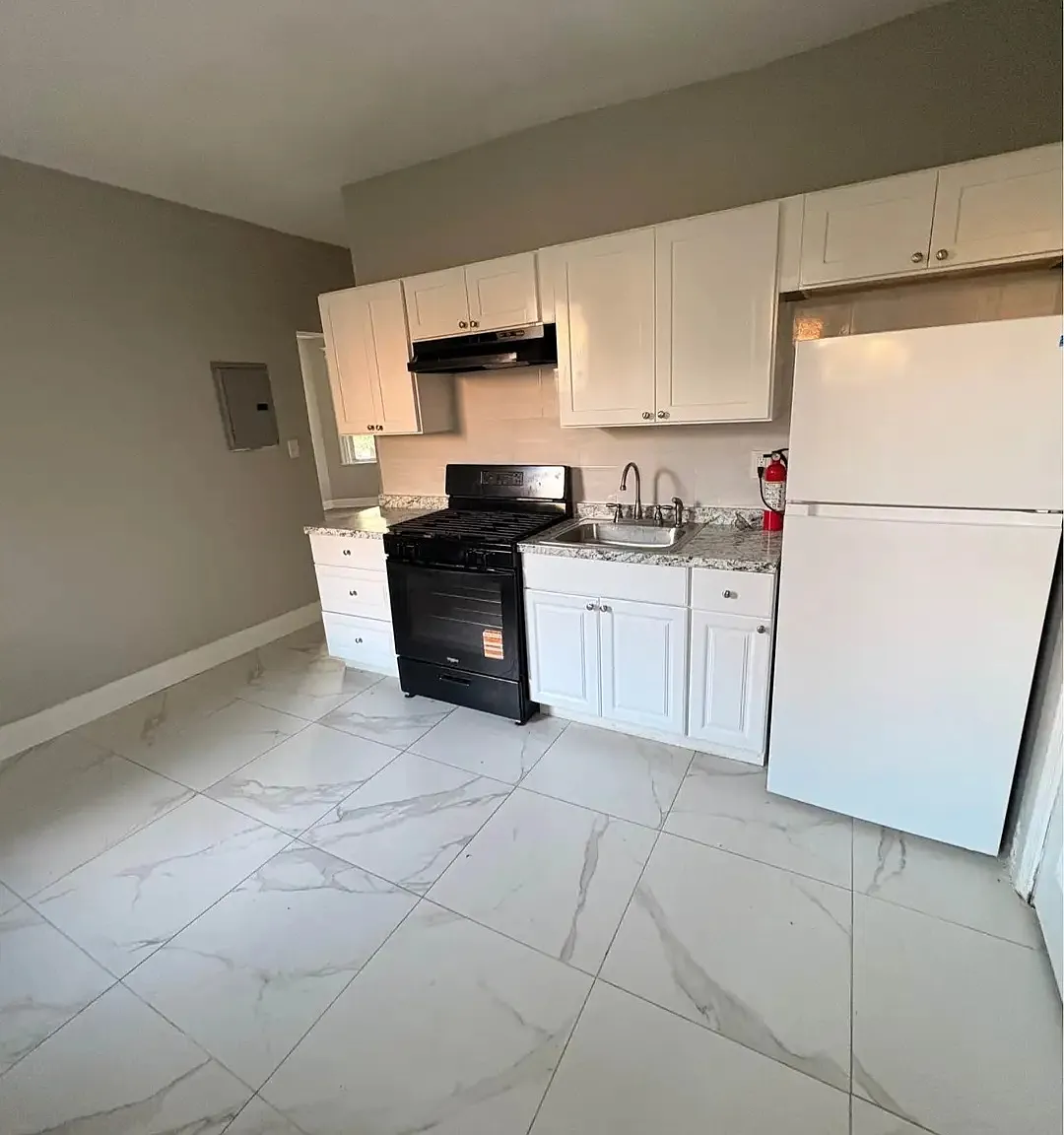 3 bed, $2,050 — Photo 3