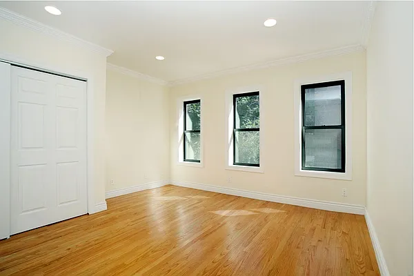 Rented by Corcoran | media 27