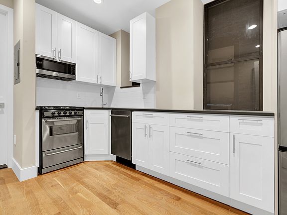5th image of 400 W 56th St APT 1D